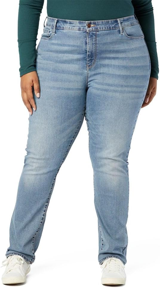 Levi Strauss Signature Gold Women’s Curvy Totally Shaping Straight Jeans (Available in Plus Size) Levi Strauss Signature Gold Women’s Curvy Totally Shaping Straight Jeans (Available in Plus Size)
