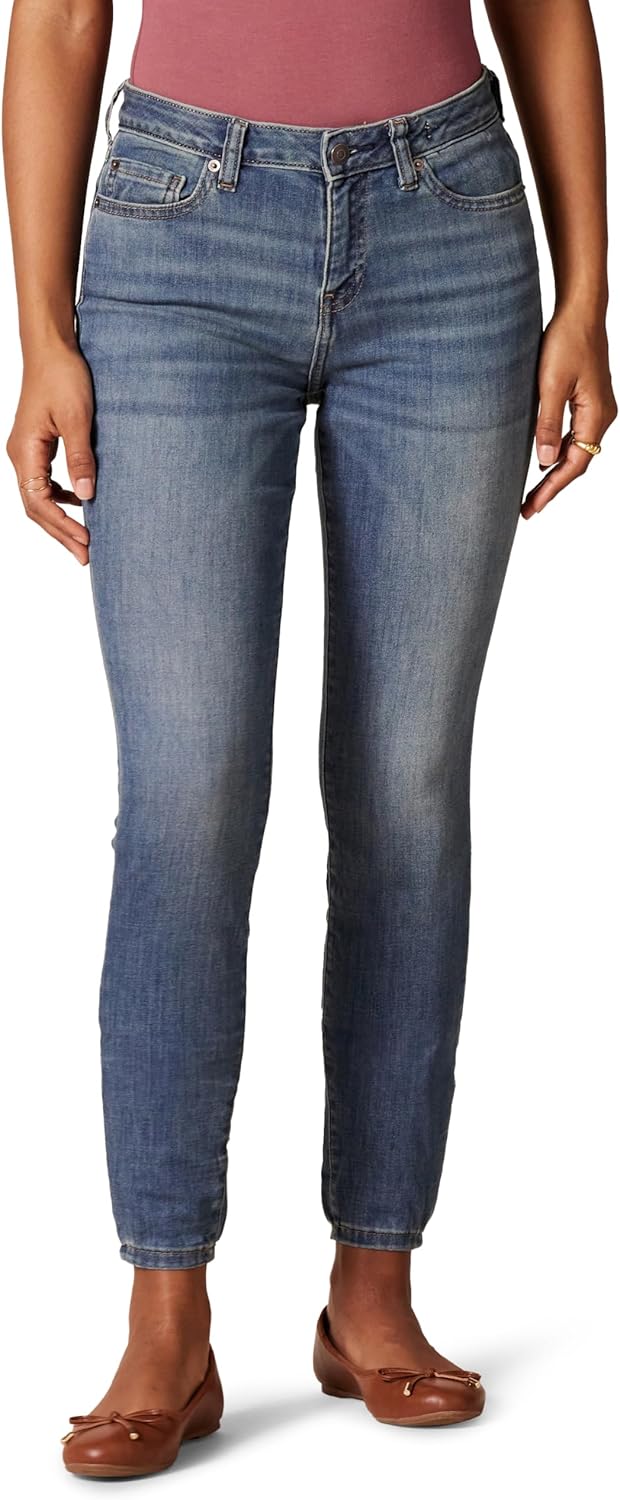 Amazon Essentials Women’s Mid Rise Curvy Skinny Jean Amazon Essentials Women’s Mid Rise Curvy Skinny Jean