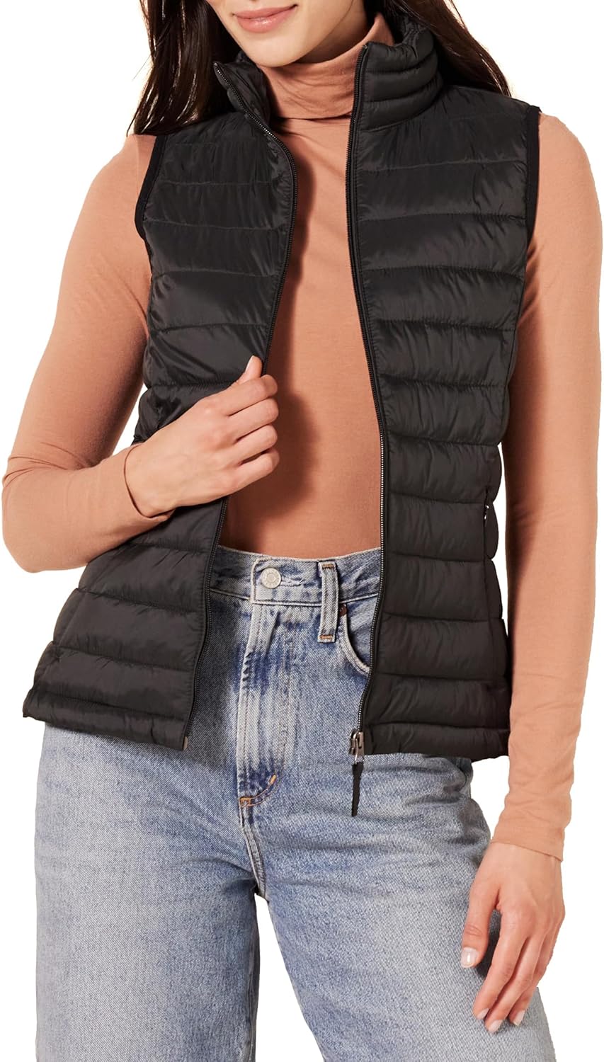 Amazon Essentials Women’s Lightweight Water-Resistant Packable Puffer Vest Amazon Essentials Women’s Lightweight Water-Resistant Packable Puffer Vest