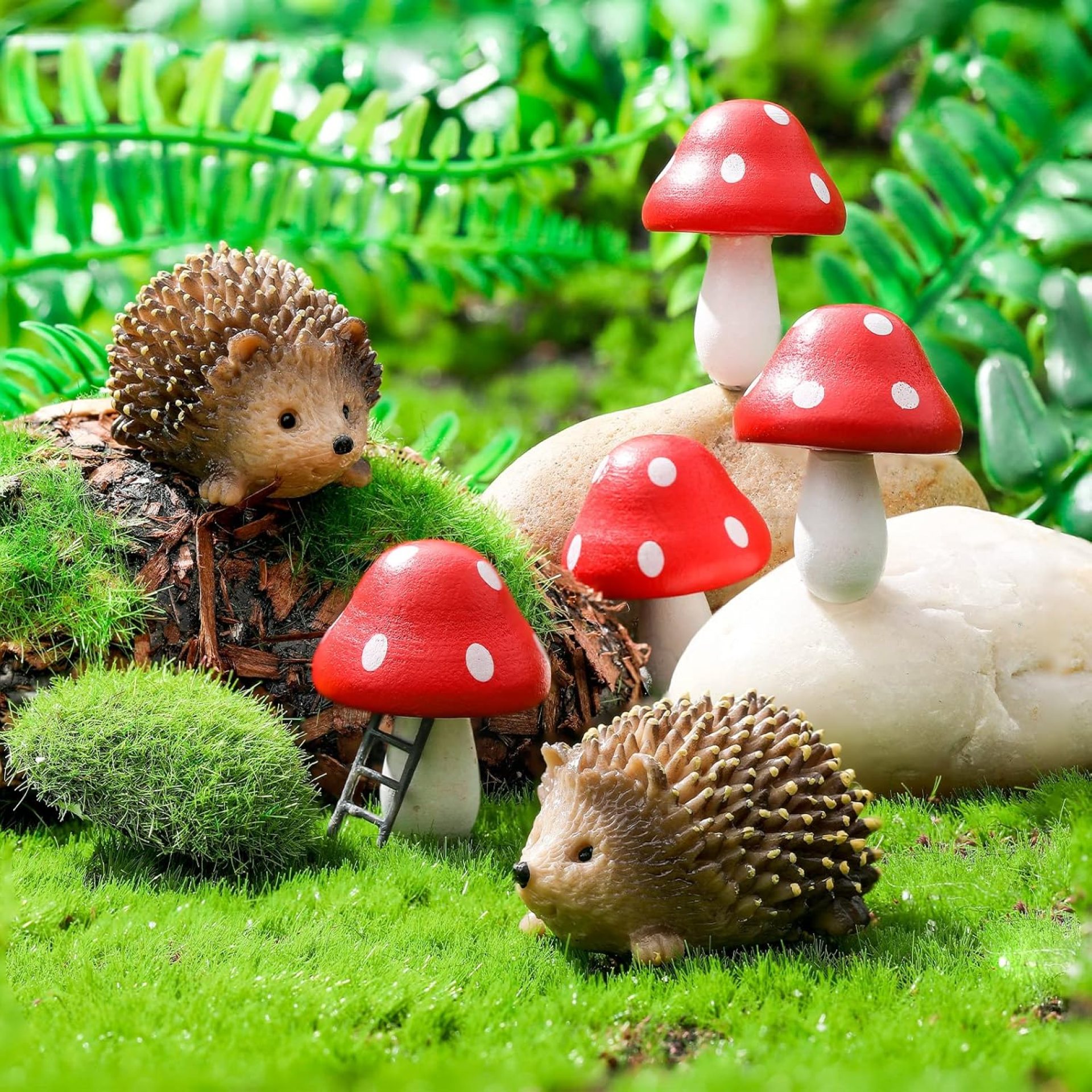 Queekay Resin Hedgehogs & Wood Mushroom Sculpture, Fairy Wild Garden Supplies, 6 Pieces, Red, Handmade Decor Queekay Resin Hedgehogs & Wood Mushroom Sculpture, Fairy Wild Garden Supplies, 6 Pieces, Red, Handmade Decor