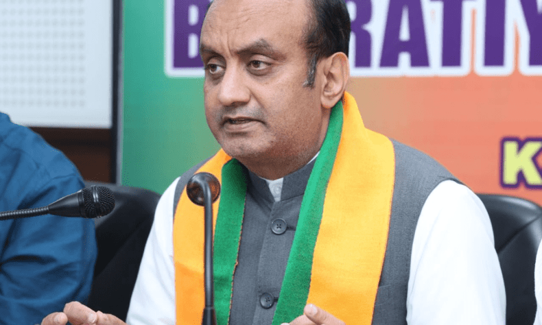 Amid violence in WB, BJP leader Sudhanshu slams Mamata on Waqf Act stand Amid violence in WB, BJP leader Sudhanshu slams Mamata on Waqf Act stand