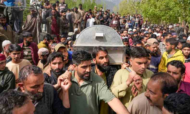 Pony operator Syed Adil Hussain Shah dies saving tourists Pony operator Syed Adil Hussain Shah dies saving tourists