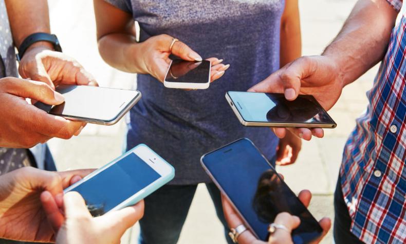 How to share your Wi-Fi password across iPhones, Androids and other devices How to share your Wi-Fi password across iPhones, Androids and other devices