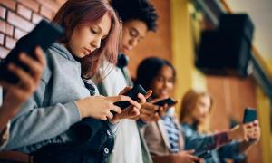 France to ban students from keeping smartphones in schools France to ban students from keeping smartphones in schools