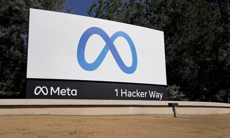 Apple Intelligence is busted on Meta’s iOS apps Apple Intelligence is busted on Meta’s iOS apps