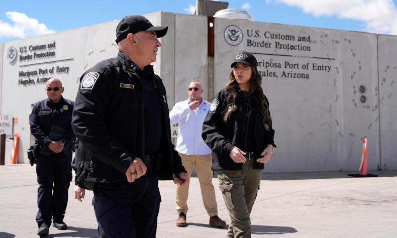 The Trump administration wants to photograph everyone leaving the US by car The Trump administration wants to photograph everyone leaving the US by car