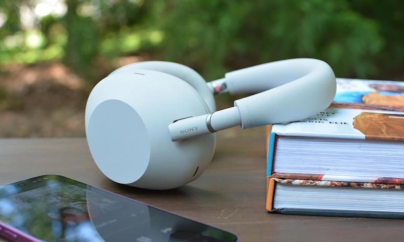 Get a free Amazon gift card when you buy the Sony WH-1000XM6 headphones Get a free Amazon gift card when you buy the Sony WH-1000XM6 headphones