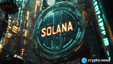Solana price forms symmetrical triangle amid MACD cross Solana price forms symmetrical triangle amid MACD cross