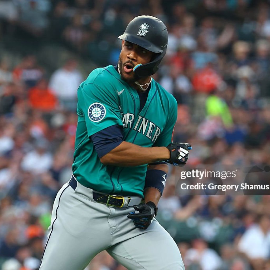 Julio Rodríguez se baja del autobús del All-Star Julio Rodríguez se baja del autobús del All-Star