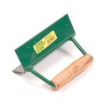 Lasher – Cove Corner Trowel For Outside With Wooden Handle – 150mm Lasher – Cove Corner Trowel For Outside With Wooden Handle – 150mm