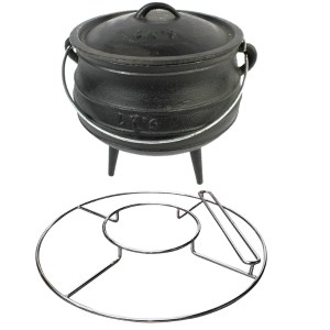 LK’s – 3 Legged Pot (No. 3) and Kettle Braai Potjie Ring Combo LK’s – 3 Legged Pot (No. 3) and Kettle Braai Potjie Ring Combo