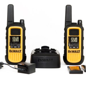 DeWalt DXPMR300 Heavy Duty Professional Walkie Talkie PMR Radio 2pack DeWalt DXPMR300 Heavy Duty Professional Walkie Talkie PMR Radio 2pack