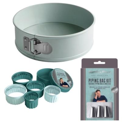 Jamie Oliver – Cake Pan/Tin, Fluted Cookie Cutters and Icing/Piping Bag Kit Jamie Oliver – Cake Pan/Tin, Fluted Cookie Cutters and Icing/Piping Bag Kit