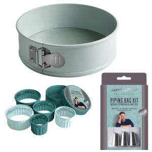 Jamie Oliver – Cake Pan/Tin, Fluted Cookie Cutters with Icing Bag Kit Jamie Oliver – Cake Pan/Tin, Fluted Cookie Cutters with Icing Bag Kit