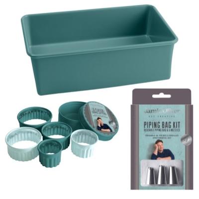 Jamie Oliver – Loaf Tin, 5 x Fluted Cookie Cutters and Icing/Piping Bag Kit Jamie Oliver – Loaf Tin, 5 x Fluted Cookie Cutters and Icing/Piping Bag Kit