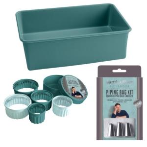 Jamie Oliver – Loaf Tin, 5 x Fluted Cookie Cutters and Icing/Piping Bag Kit Jamie Oliver – Loaf Tin, 5 x Fluted Cookie Cutters and Icing/Piping Bag Kit