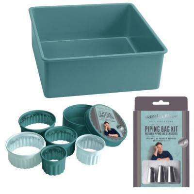 Jamie Oliver – Square Cake Pan/Tin, Fluted Cookie Cutters and Icing Bag Kit Jamie Oliver – Square Cake Pan/Tin, Fluted Cookie Cutters and Icing Bag Kit