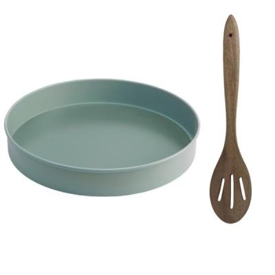 Jamie Oliver – Loose Base Round Cake Tin 23cm and Acacia Slotted Wooden Spoon Jamie Oliver – Loose Base Round Cake Tin 23cm and Acacia Slotted Wooden Spoon