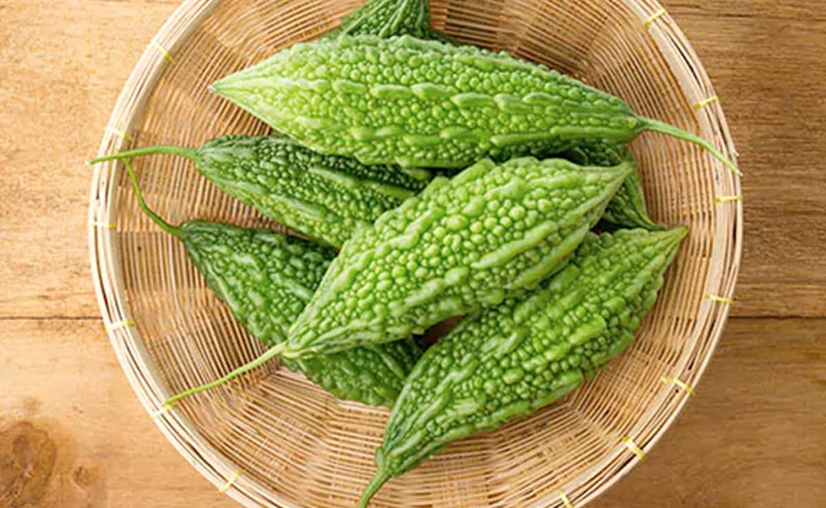 Kitchen Tips: 5 Easy Ways to Reduce the Bitterness of Karela Kitchen Tips: 5 Easy Ways to Reduce the Bitterness of Karela