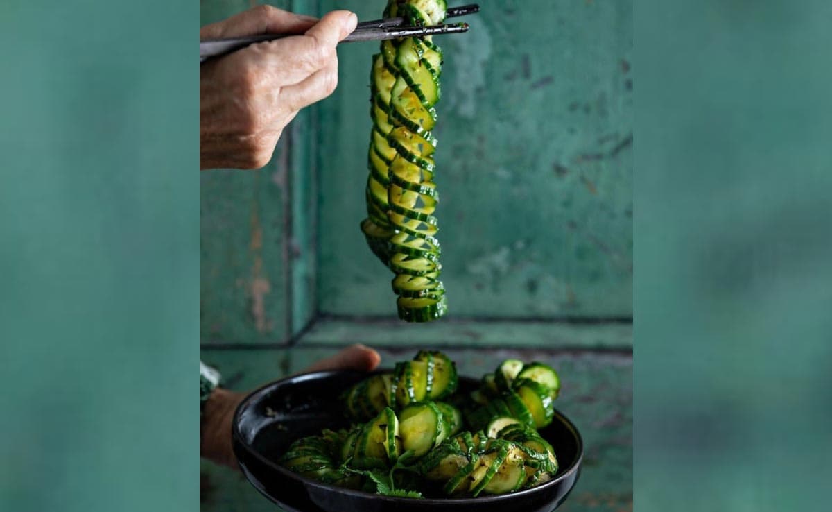 Forget Round Or Sticks, Here Are 3 Fun-Tastic Ways To Cut A Cucumber Forget Round Or Sticks, Here Are 3 Fun-Tastic Ways To Cut A Cucumber