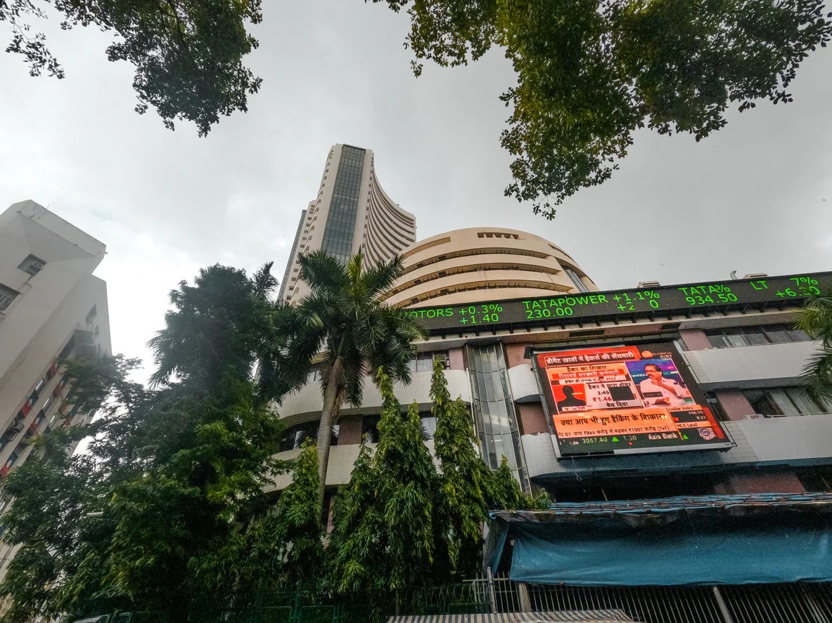 Sensex Rises Over 400 Points, Nifty Up 100 Points As Trade War Worries Ease Sensex Rises Over 400 Points, Nifty Up 100 Points As Trade War Worries Ease