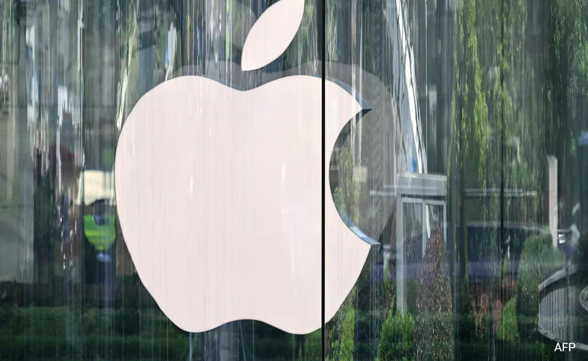 Apple Takes Top Spot In First-Quarter Global Smartphone Sales Apple Takes Top Spot In First-Quarter Global Smartphone Sales