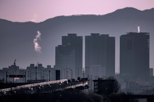 미세먼지 일상 속 숨 쉴 권리를 찾아서: 건강한 호흡을 위한 가이드 미세먼지 일상 속 숨 쉴 권리를 찾아서: 건강한 호흡을 위한 가이드