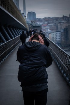 층간 소음 갈등과 배려의 철학: 평화로운 이웃 관계를 위한 지침서 층간 소음 갈등과 배려의 철학: 평화로운 이웃 관계를 위한 지침서