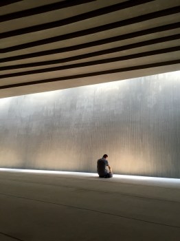 밤의 정적이 주는 사색의 기회: 온전한 나를 만나는 시간 밤의 정적이 주는 사색의 기회: 온전한 나를 만나는 시간