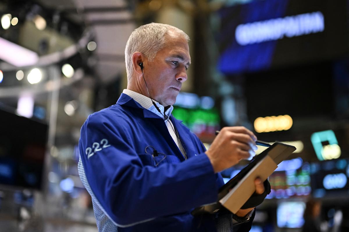 Yahoo FinanceStock market today: Dow, S&P 500, Nasdaq futures pull back from rally fueled by tariff hopesUS stock futures held steady after a volatile day of trading ended in a rally, driven by President Donald Trump's one-month pause on tariffs….5 hours ago Yahoo FinanceStock market today: Dow, S&P 500, Nasdaq futures pull back from rally fueled by tariff hopesUS stock futures held steady after a volatile day of trading ended in a rally, driven by President Donald Trump's one-month pause on tariffs….5 hours ago