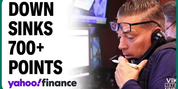 Dow sinks 700+ points as recession fears grow Dow sinks 700+ points as recession fears grow