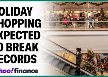 Holiday spending to reach record high as shoppers seek deals Holiday spending to reach record high as shoppers seek deals