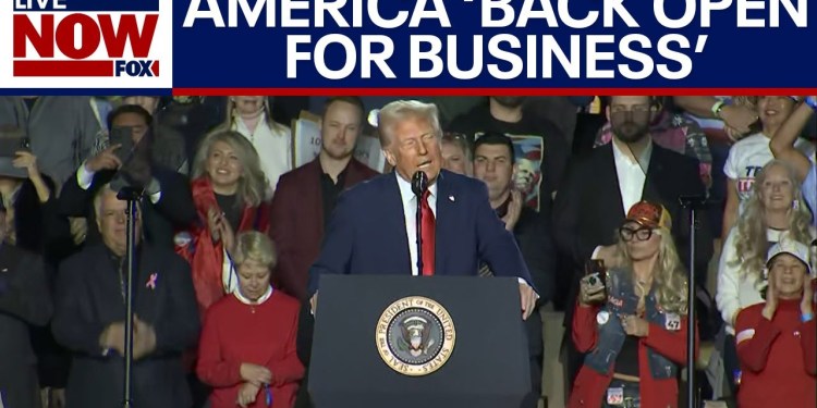 Trump discusses ‘no tax on tips’ in Las Vegas | LiveNOW from FOX Trump discusses ‘no tax on tips’ in Las Vegas | LiveNOW from FOX