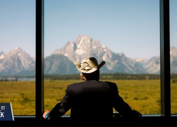 Jackson Hole: Billionaires, Cowboys, and the Wild West of Wealth Jackson Hole: Billionaires, Cowboys, and the Wild West of Wealth