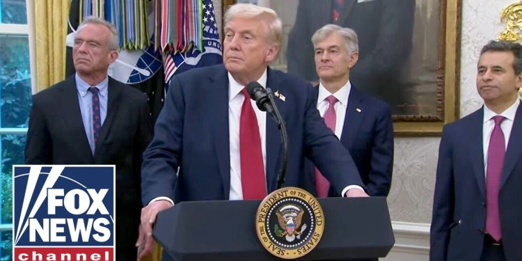 Trump, Pfizer announce major drug pricing deal Trump, Pfizer announce major drug pricing deal