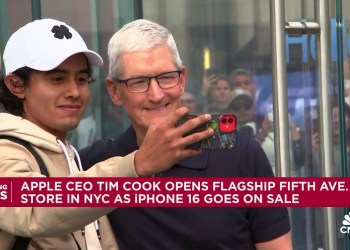 iPhone 16 goes on sale: Apple CEO Tim Cook opens flagship Fifth Avenue store in New York City iPhone 16 goes on sale: Apple CEO Tim Cook opens flagship Fifth Avenue store in New York City