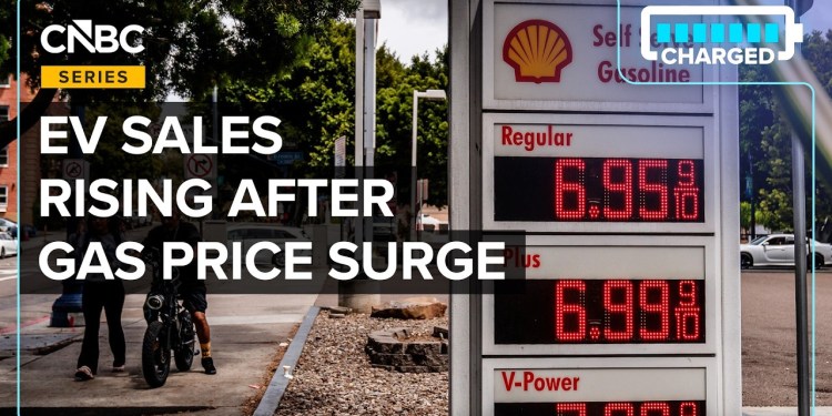Are Surging Fuel Prices Pushing Up EV Sales? Experts Say It’s Not That Simple Are Surging Fuel Prices Pushing Up EV Sales? Experts Say It’s Not That Simple