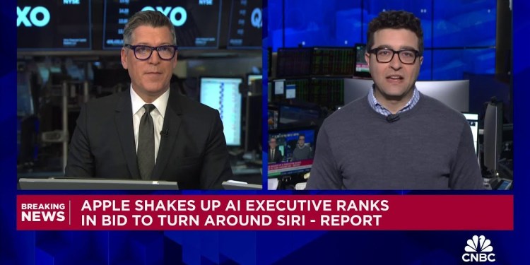 Apple shakes up AI executive ranks Apple shakes up AI executive ranks