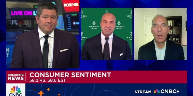 Moody’s Mark Zandi: Today’s data shows economy is soft & struggling Moody’s Mark Zandi: Today’s data shows economy is soft & struggling