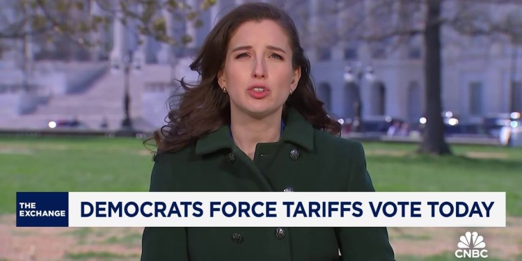 Democrats force Republicans to vote to challenge president’s emergency powers Democrats force Republicans to vote to challenge president’s emergency powers