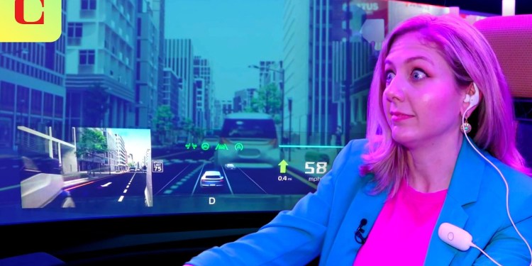 Hyundai Mobis Made a Magic Disappearing Holographic Windshield Display Hyundai Mobis Made a Magic Disappearing Holographic Windshield Display