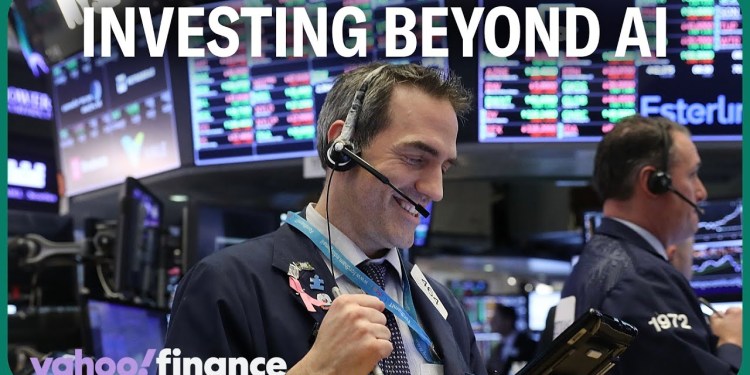 Investors should diversify out of AI stocks: Strategist Investors should diversify out of AI stocks: Strategist