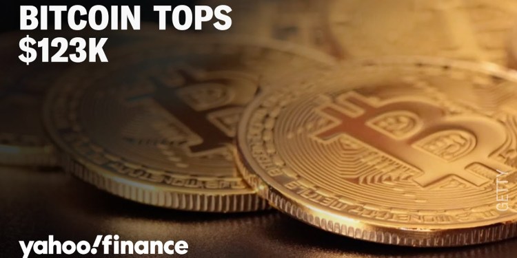 Bitcoin tops 3,000, here’s why it could go even higher Bitcoin tops 3,000, here’s why it could go even higher