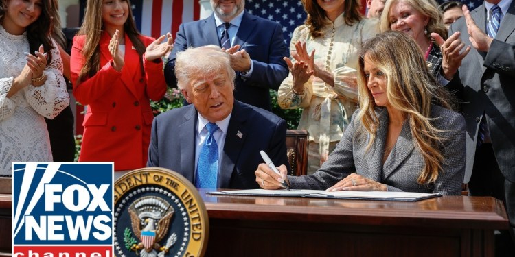 Trump signs anti-revenge porn bill: ‘Bipartisanship is still possible’ Trump signs anti-revenge porn bill: ‘Bipartisanship is still possible’