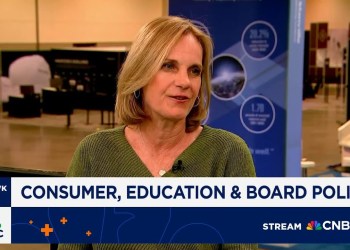 Berkshire Hathaway’s Sue Decker: The consumer is losing confidence Berkshire Hathaway’s Sue Decker: The consumer is losing confidence