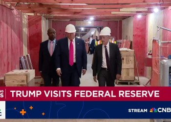Pres. Trump and Fed Chair Jerome Powell speak to reporters, disagree over renovation figures Pres. Trump and Fed Chair Jerome Powell speak to reporters, disagree over renovation figures