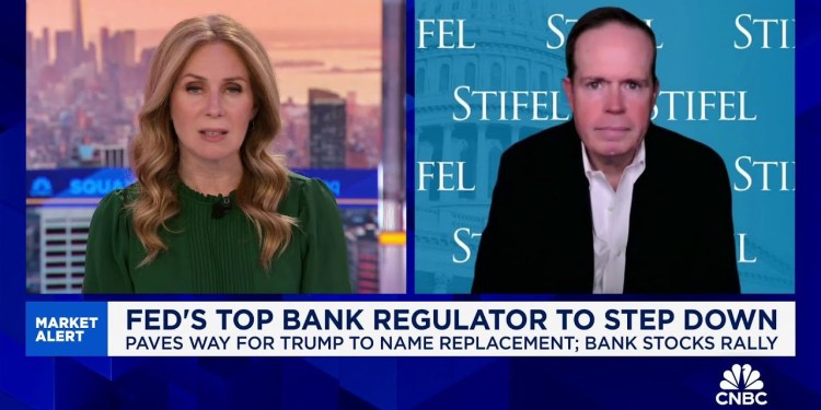 Stifel’s Brian Gardner: ‘More benign’ supervision of banks expected after Barr’s replacement Stifel’s Brian Gardner: ‘More benign’ supervision of banks expected after Barr’s replacement