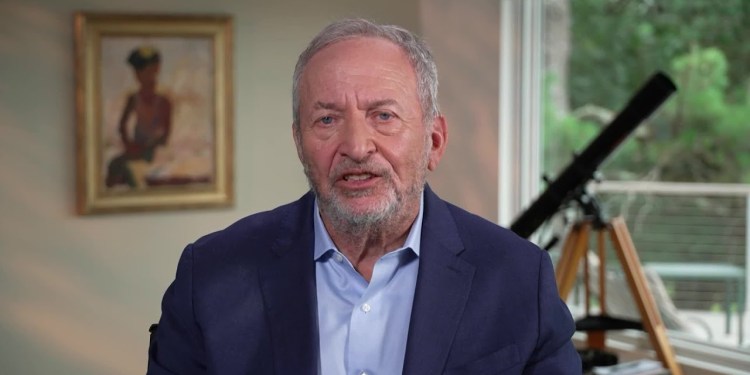 Summers Balks at Dudley’s Call for Fed to Start Cuts Now Summers Balks at Dudley’s Call for Fed to Start Cuts Now