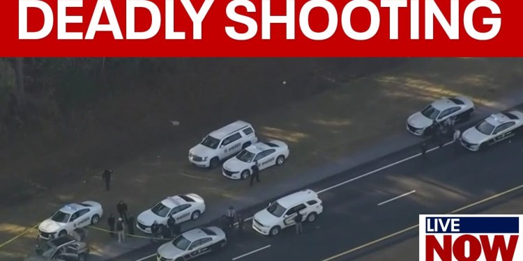 Police officer killed in shooting Police officer killed in shooting