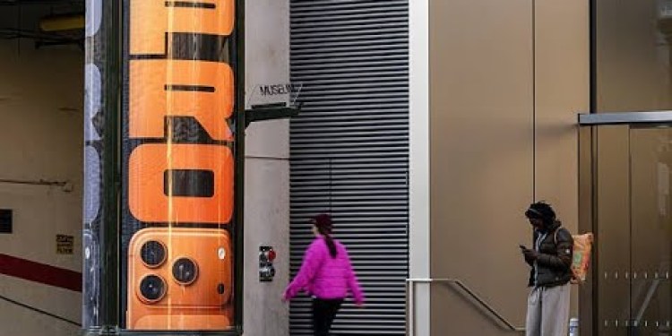 Apple Sales Trounce Estimates After iPhone Fuels Record Quarter Apple Sales Trounce Estimates After iPhone Fuels Record Quarter